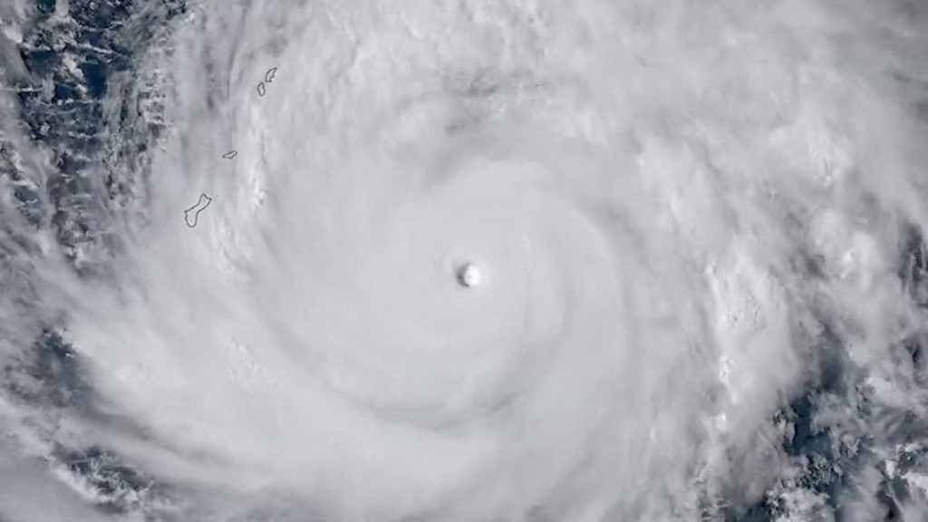 Stärkster Sturm des Jahres – Supertaifun «Sinlaku» trifft Pazifikinseln mit voller Wucht