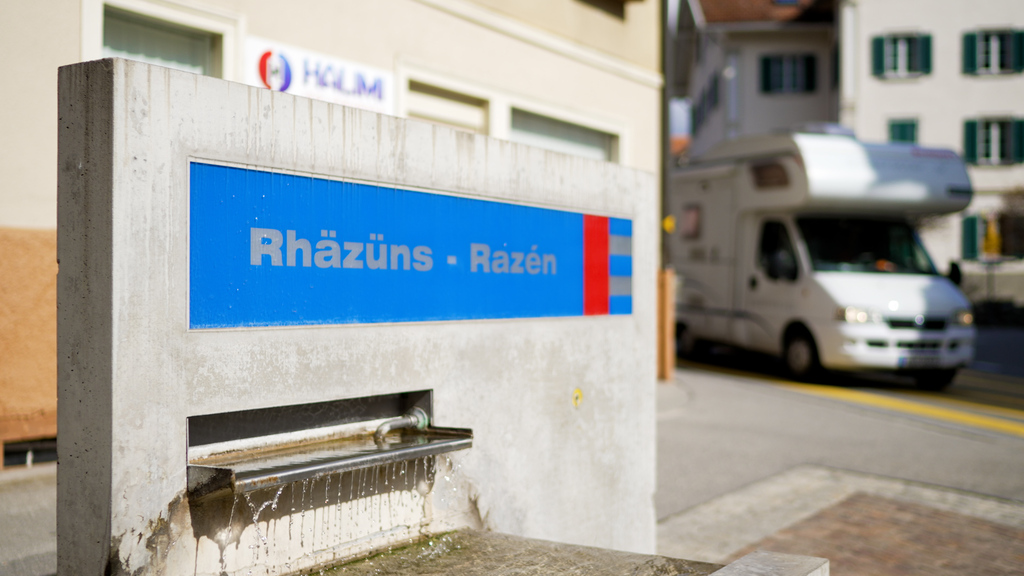 Osterstau: Strassendörfer schotten sich gegen Ausweichverkehr ab