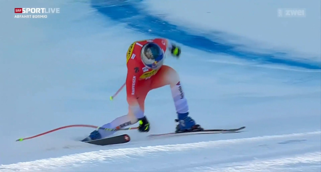 Schreckmoment in Bormio: Odermatt verhindert Sturz in extremis