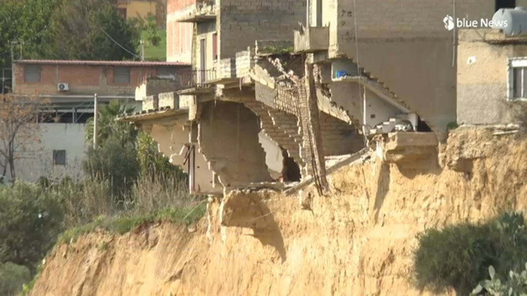 Peur dans une ville sicilienne balafrée par un glissement de terrain