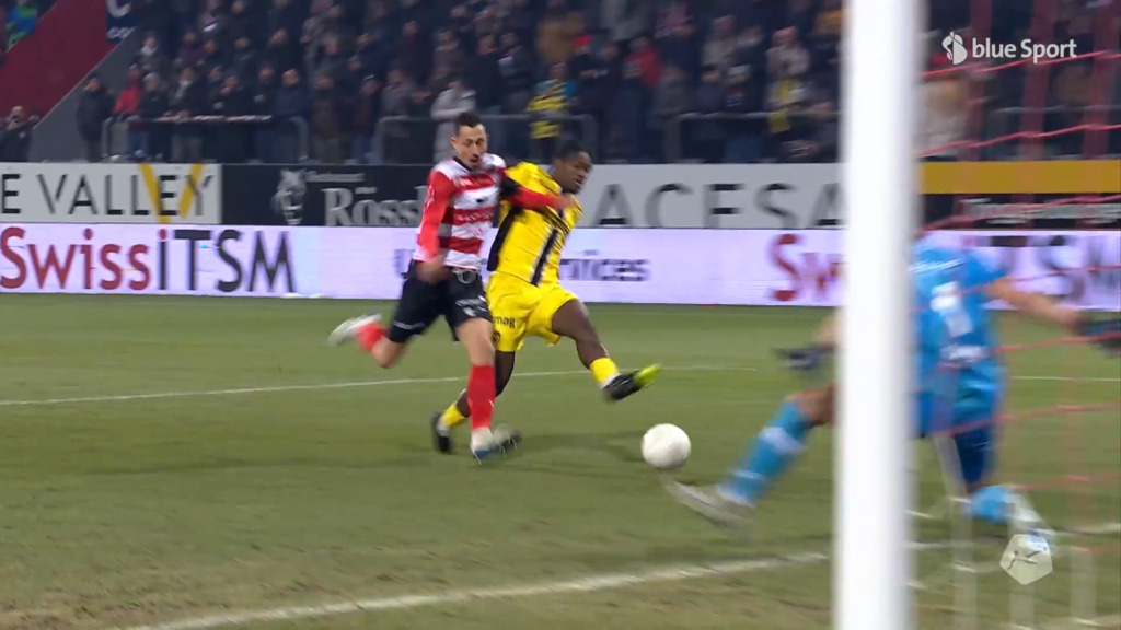 2. Minute: Monteiro vergibt die erste YB-Chance