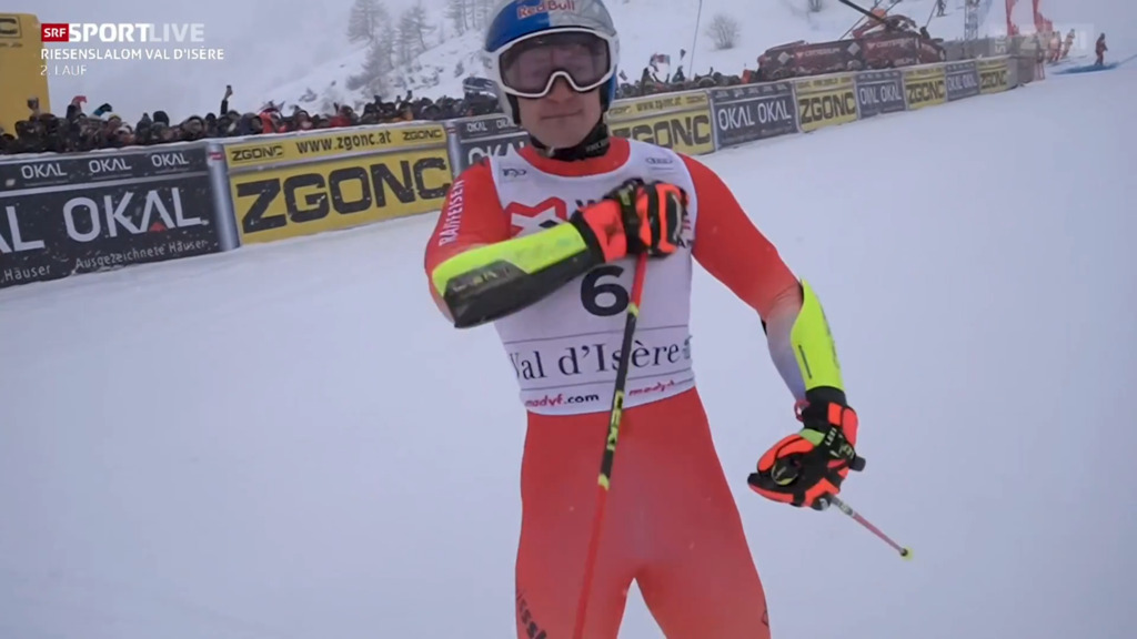 Odermatt fährt in Val d'Isère durch Schneesturm zum Sieg