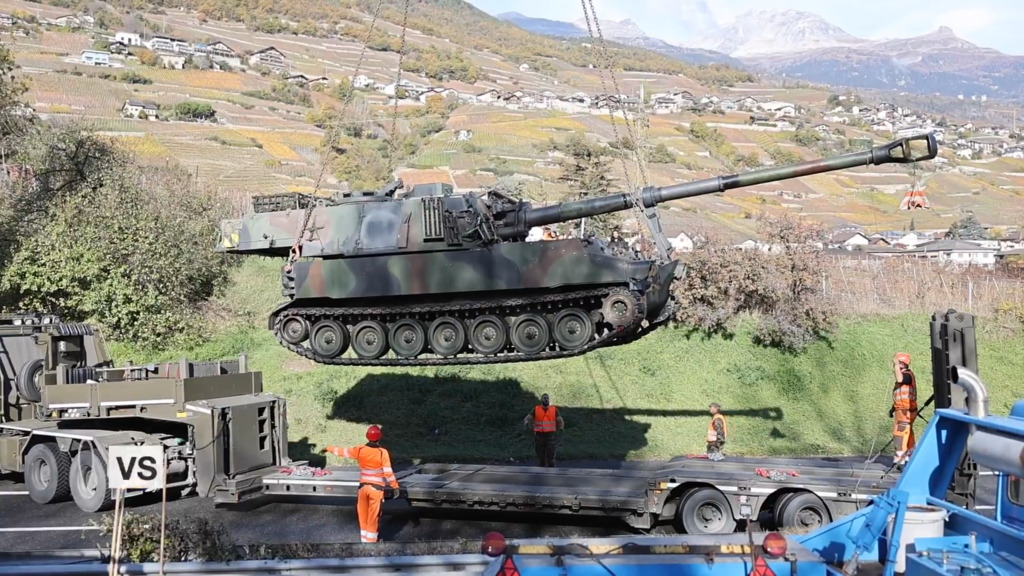 A9: accident à Sierre entre deux camions de l'armée