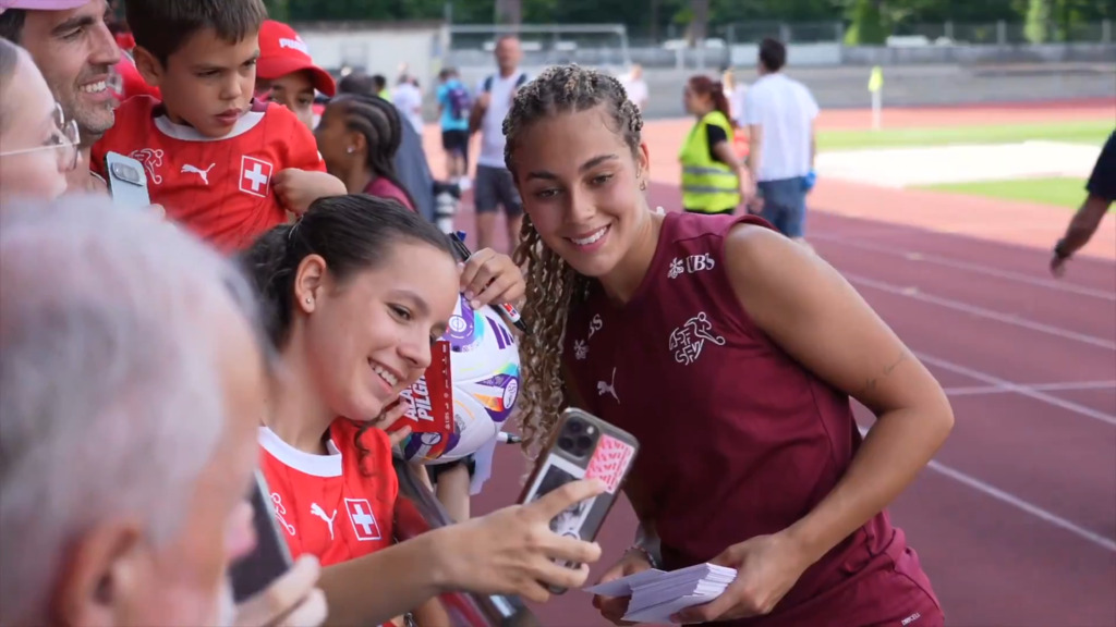 Febbre Nazionale: migliaia di fan all'allenamento