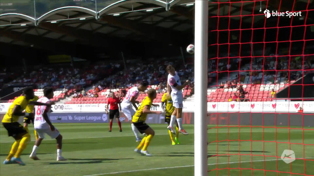 26. Minute: Stojilkovic trifft nur den Pfosten