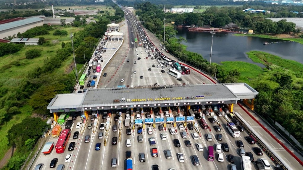 144 Millionen auf Reisen: Indonesien versinkt zum Zuckerfest im Mega-Stau