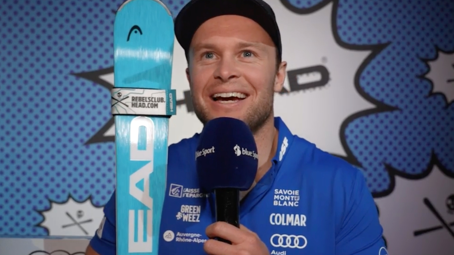 Alexis Pinturault hat beim Emoji-Quiz von blue Sport richtig viel Spass