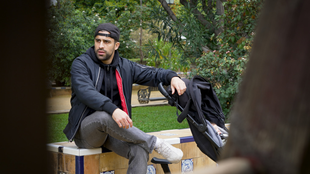 Nati-Star Rodriguez und seine Familie empfangen blue Sport zuhause in Sevilla