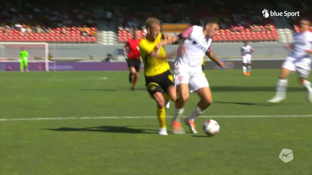 57. Minute: Strittige Szene im YB-Strafraum