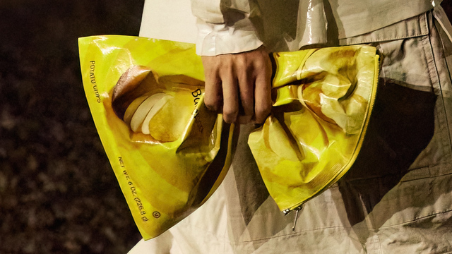 Bizarre Balenciaga-Bag: Diese Chips-Tüte kostet 1800 Franken