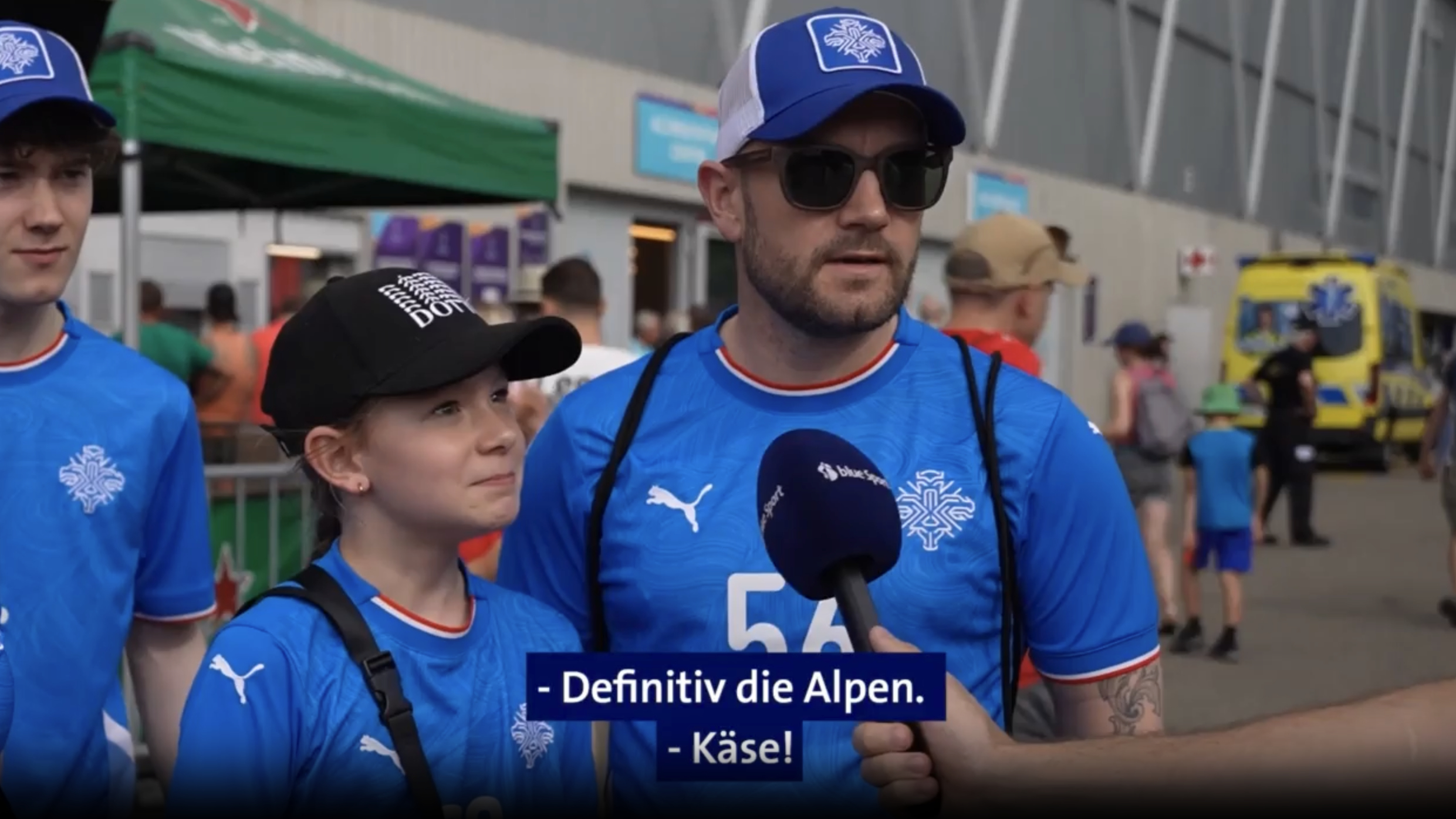 Die Fans von Finnland und Island sprechen über die Schweiz