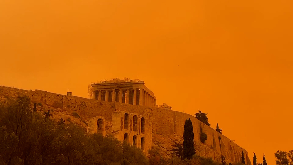 Schön, aber gefährlich: Staub aus der Sahara färbt Athen orange