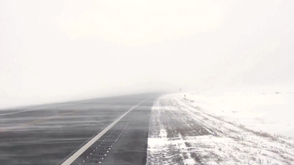 USA: Schneesturm legt Verkehr in Teilen des Landes lahm