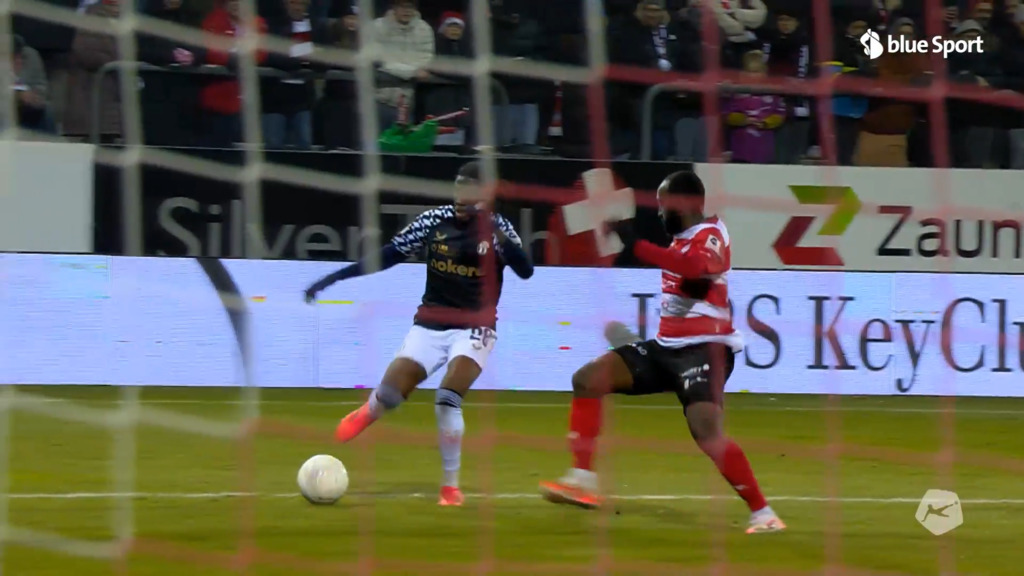 42. Minute: Winti-Cueni prüft eigenen Torhüter – Kapino hellwach