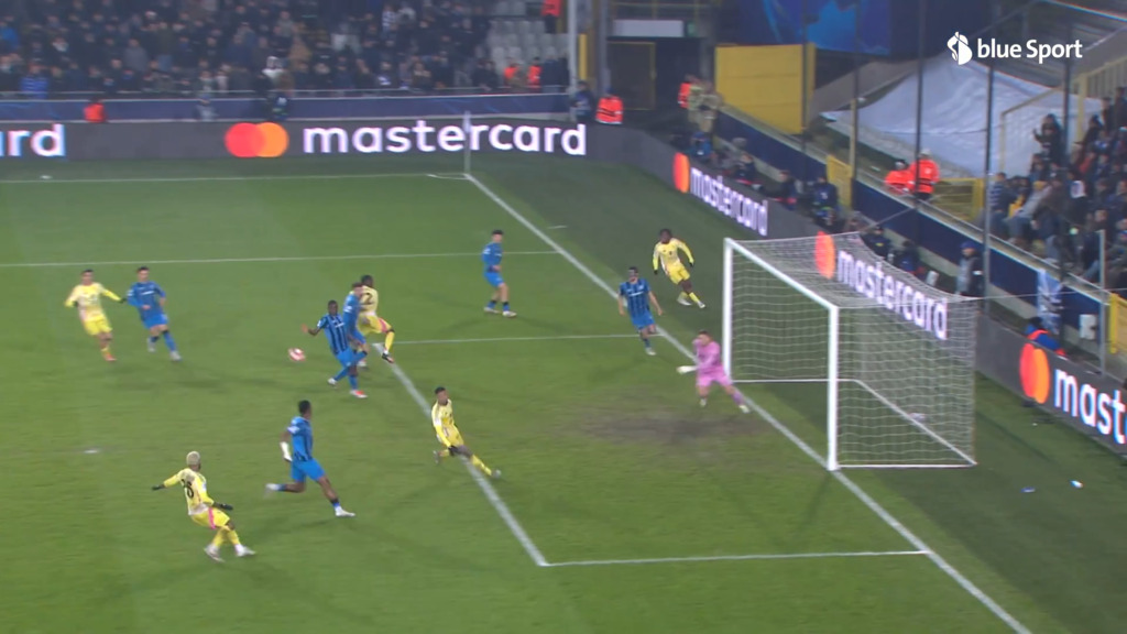 250121_Brugge_Juventus_DouglasLuizChance-ITA.mp4