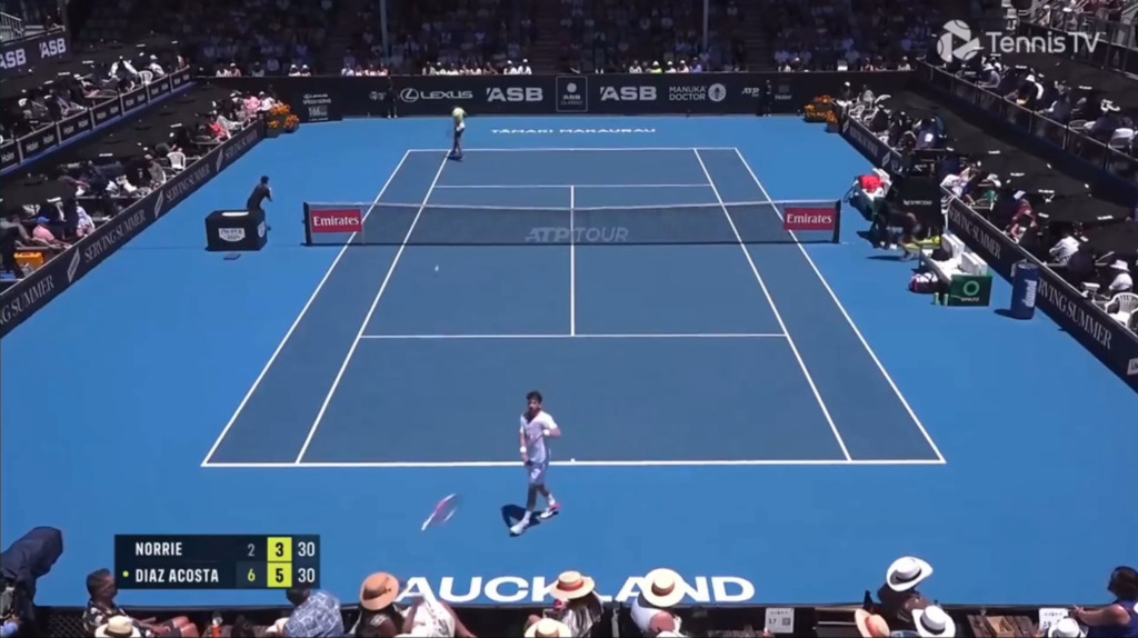 Tennis-Star Norrie trifft bei Schlägerwurf eine Zuschauerin