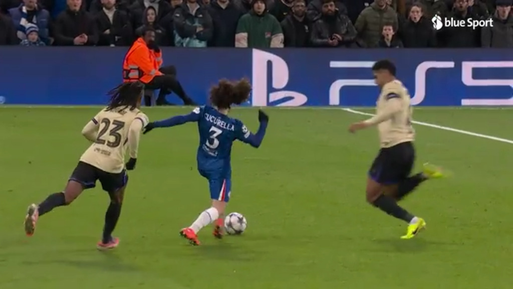 44. Minute: Araujo sieht Gelb-Rot