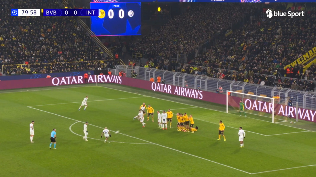 Dimarco trifft per Freistoss