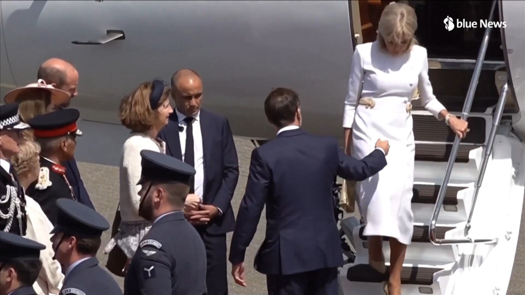 Faux pas ou calcul ? Brigitte Macron fait preuve de froideur à l'égard d'Emmanuel