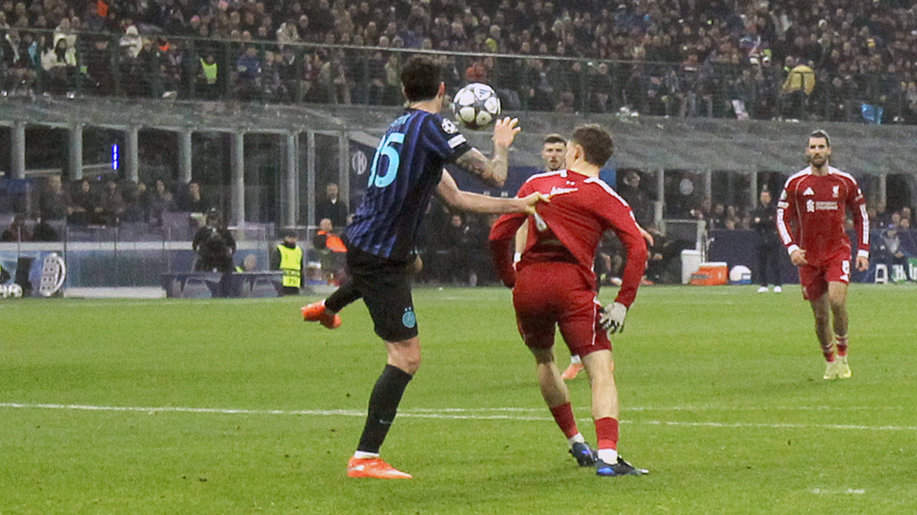 VAR-Elfer wird im blue Studio analysiert