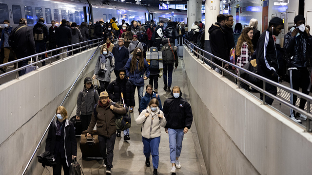 Dunkle Jahreszeit: Wieso tragen im Winter alle Schwarz?