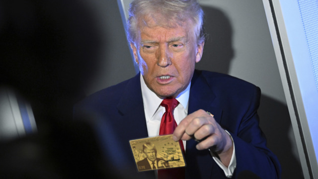 #04: Trump – das ist nicht neutral: Erst die Finanzwelt in den Abgrund reissen – und dann golfen und Geld einsammeln