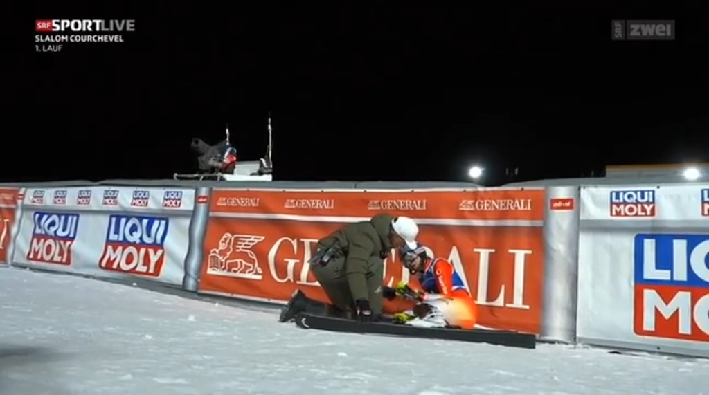 Slalom de Courchevel : Wendy Holdener chute violemment