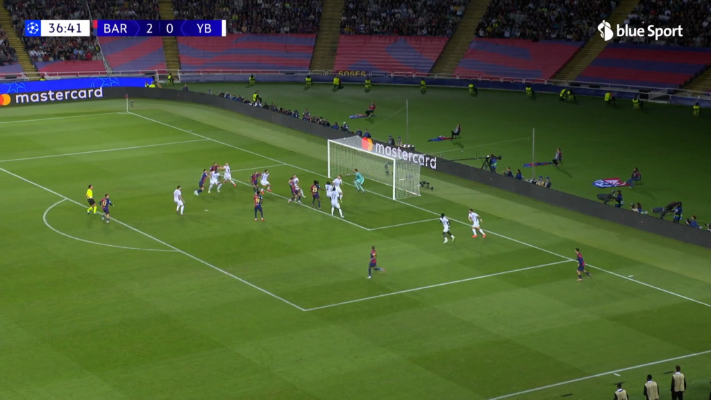 37. Minute: Tor Barça 3:0 durch Martinez