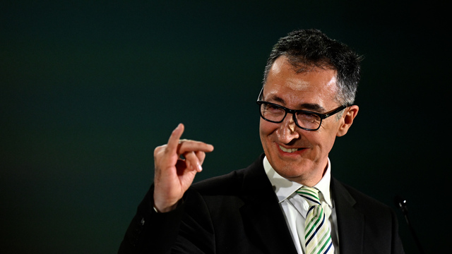 Das ist Cem Özdemir: Erst weit abgeschlagen – jetzt strahlender Sieger in Baden-Württemberg