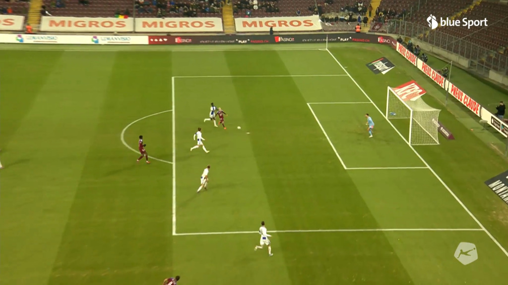 21. Minute: Pflücke vergibt die erste Chance des Spiels