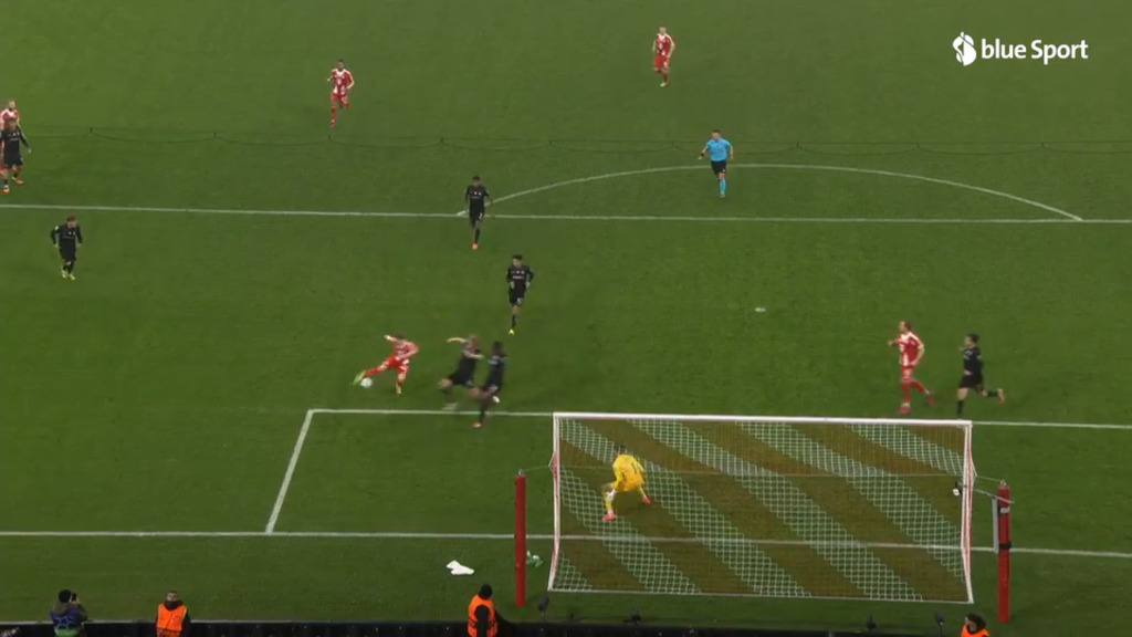 Karl trifft für die Bayern zum 2:1