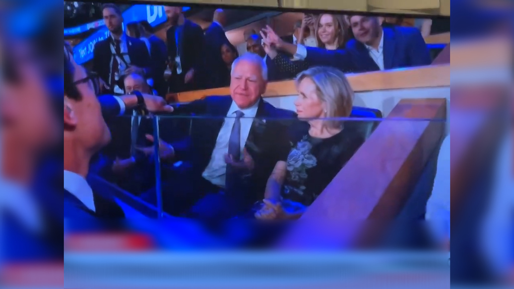 Tim Walz' Kinder machen Faxen