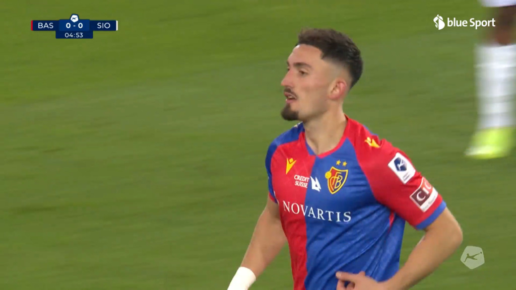 5. Minute: Pfostenknaller von Zeqiri