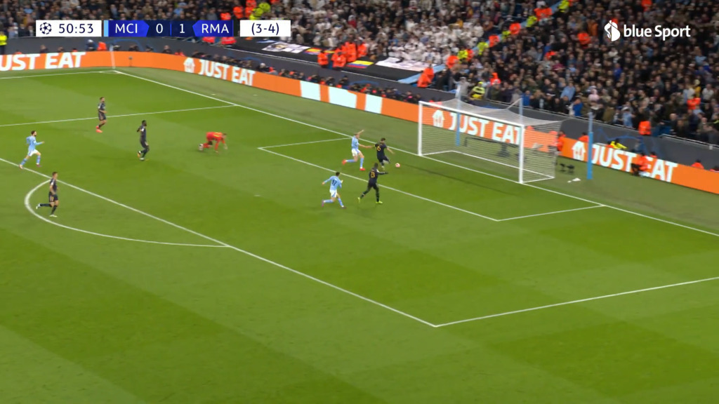 51. Minute: Nacho beinahe mit dem Eigentor