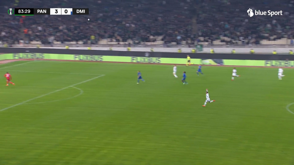 Panathinaikos-Stürmer wird vom Gegner lanciert – und trifft dann traumhaft