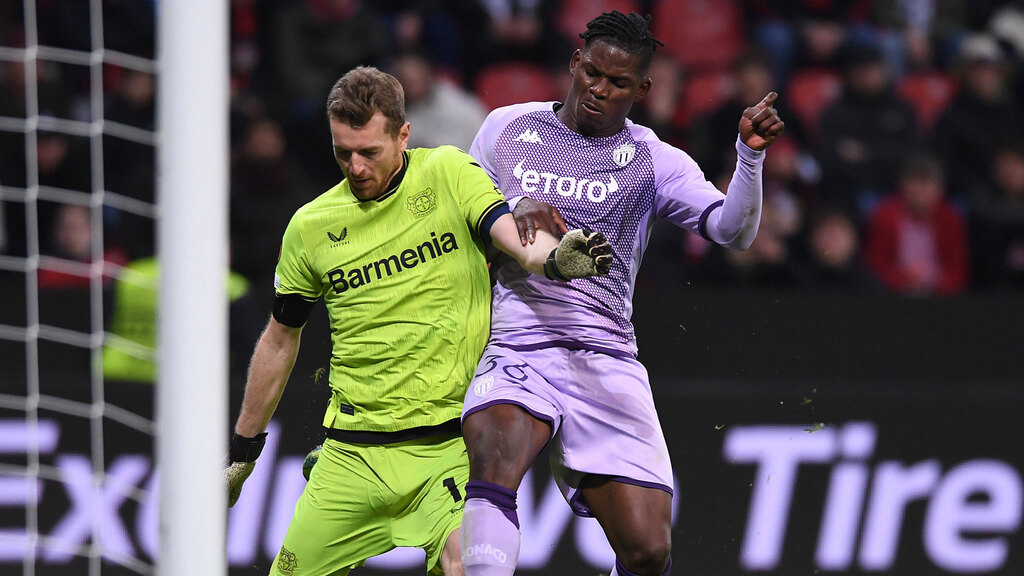 Hradecky trifft nach Embolos Störabeit ins eigene Netz