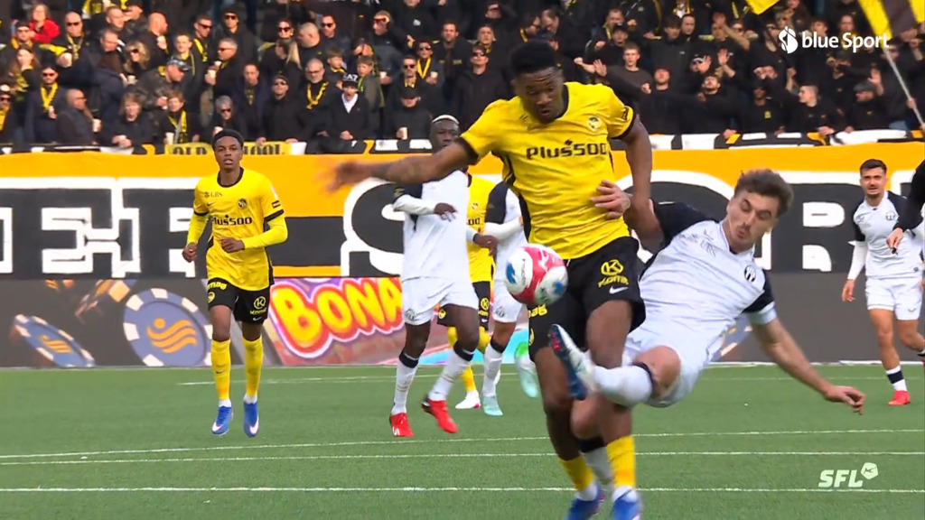 Notbremse oder nicht? Das sagen die blue Experten zur Roten Karte gegen Kamberi