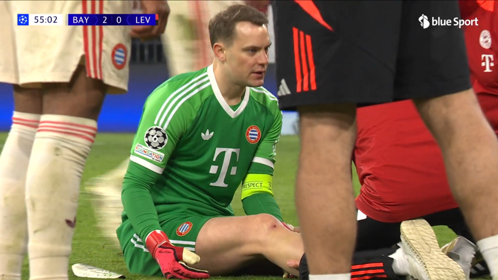 58. Minute: Neuer muss verletzt ausgewechselt werden