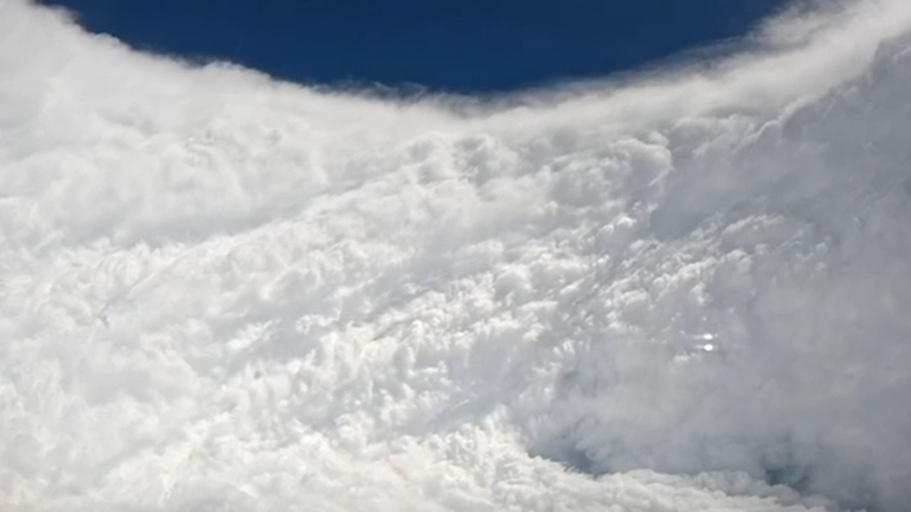 Spektakuläre Aufnahmen: US-Sturmjäger fliegen durch Hurrikan Melissa