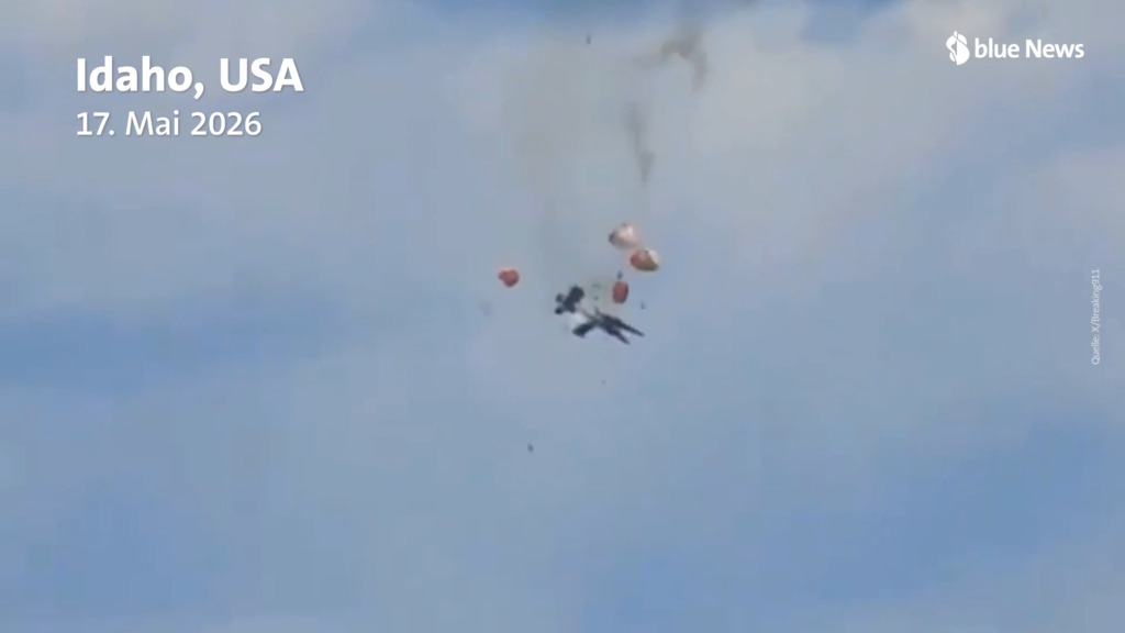 Due caccia EA-18 si scontrano a mezz'aria e precipitano all'«Gunfighter Skies Air Show» in Idaho