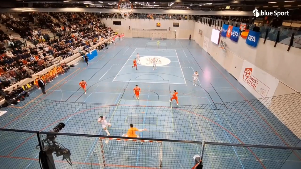 Hier scheitert Spanien gleich zwei Mal innert Sekunden am Pfosten