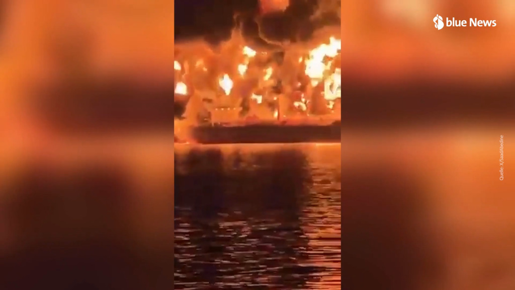 Deux pétroliers en flammes au large de l'Irak