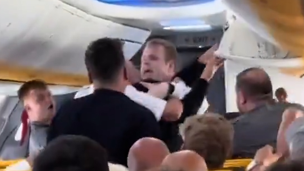 Von Liverpool nach Teneriffa: Schlägerei auf Ryanair-Flug