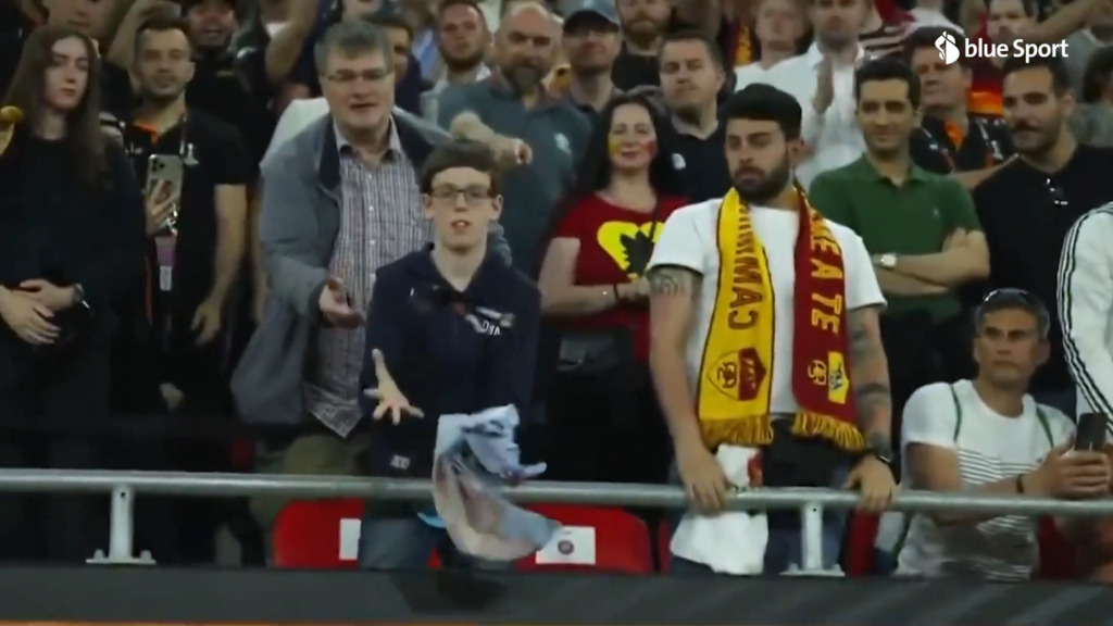 Mourinho wirft nach Final-Pleite seine Medaille ins Publikum