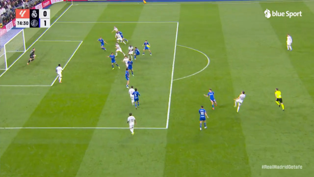 Rüdiger stösst ungestraft Gegenspieler um