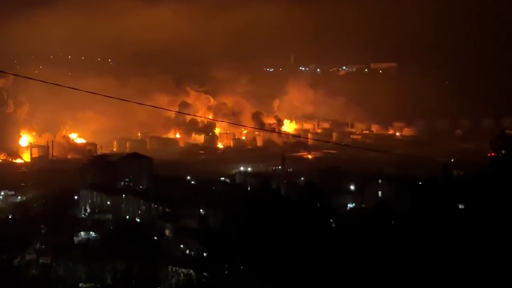 Ukraine trifft wichtige russische Ölraffinerie in Tuapse