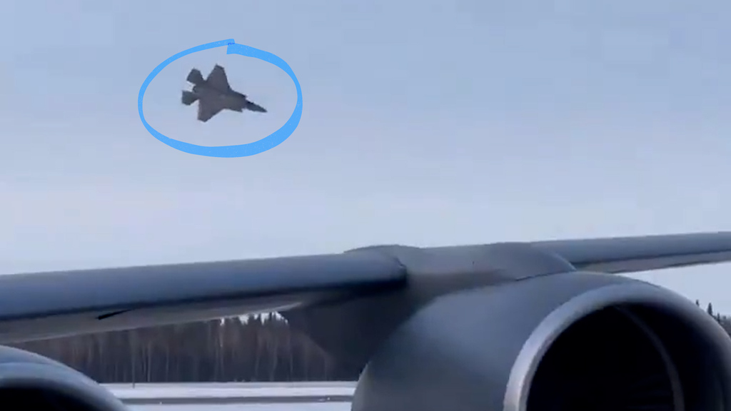 In letzter Sekunde: Kampfjet-Pilot rettet sich per Schleudersitz