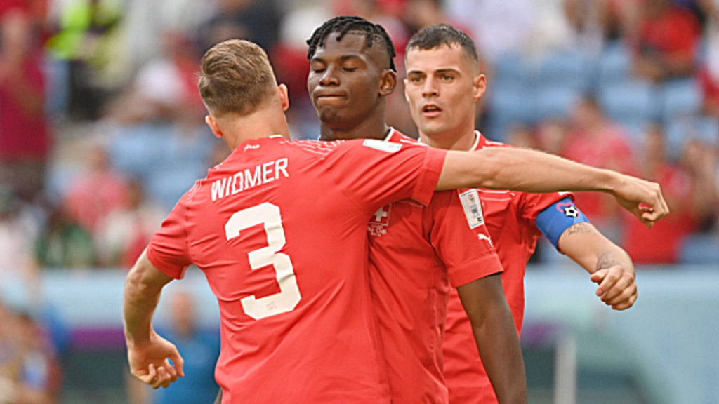 Embolo segna ma non esulta