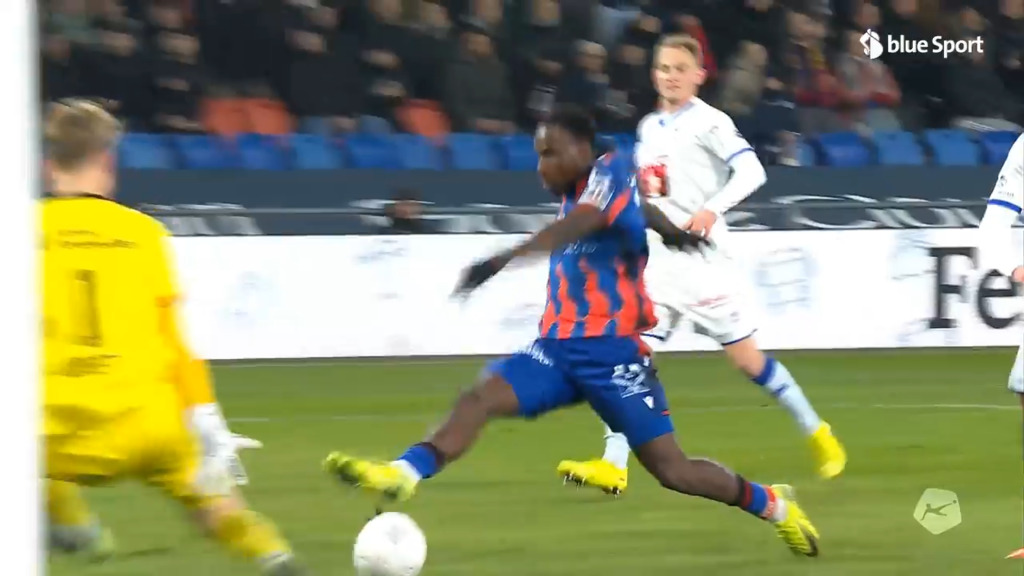 19. Minute: Otele schiesst den FCB beinahe in Führung