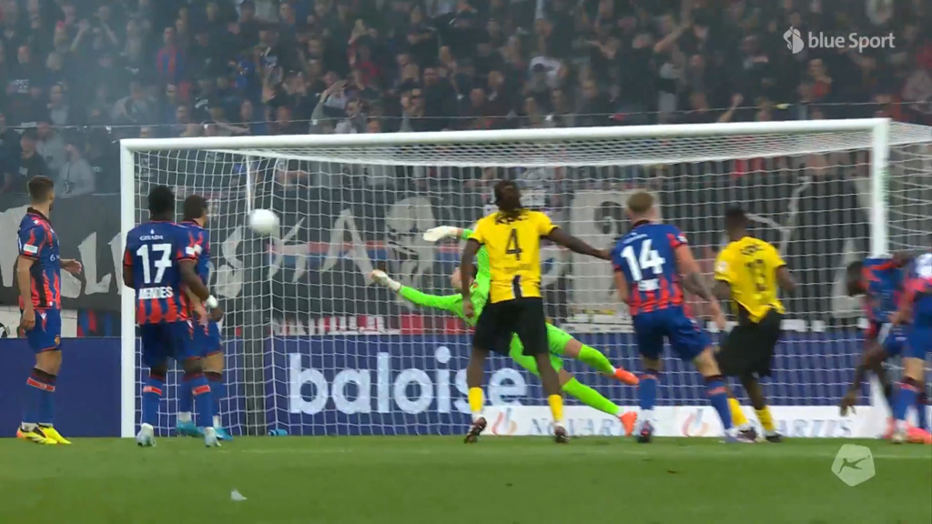 Hitz rettet den FC Basel gegen Camara-Kopfball